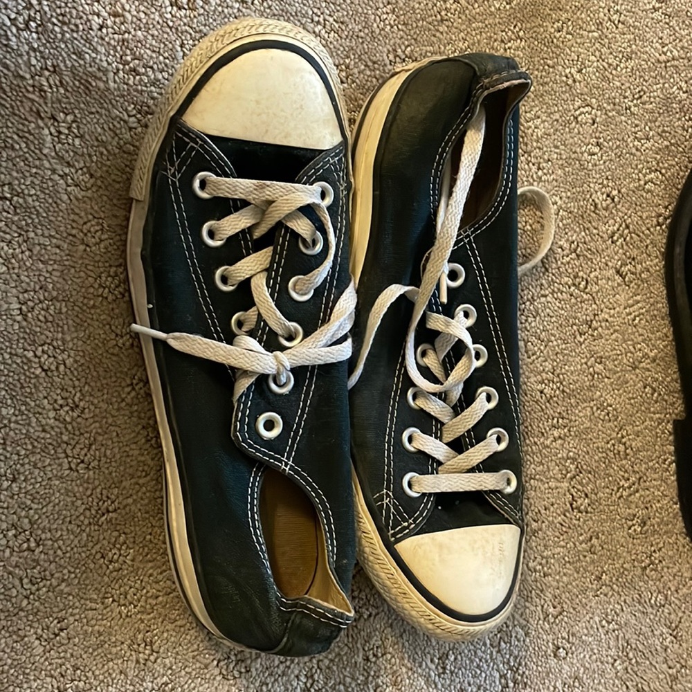 Black converse size 8.5